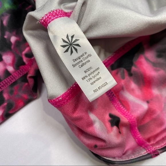 ATHLETA Bloom Chaturanga Crop Capri Leggings XS Floral Girly Yoga Workout - Picture 5 of 5
